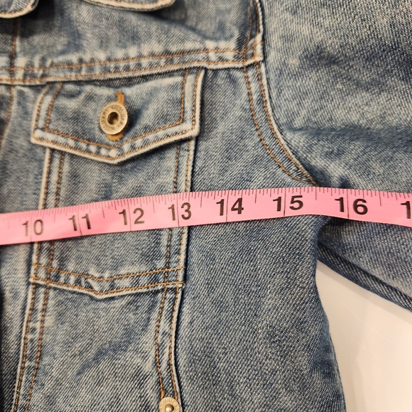GUESS Denim Jean Jacket - Picture 11 of 13
